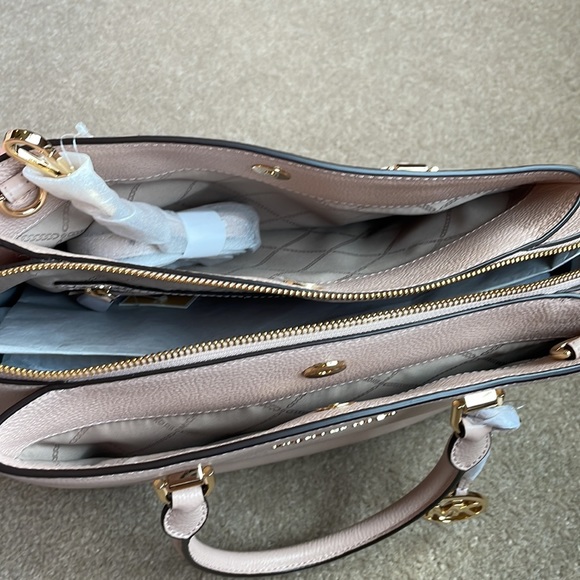 NWT MICHAEL KORS Maxine Medium Satchel Soft Pink Handbag Purse - Picture 4 of 10